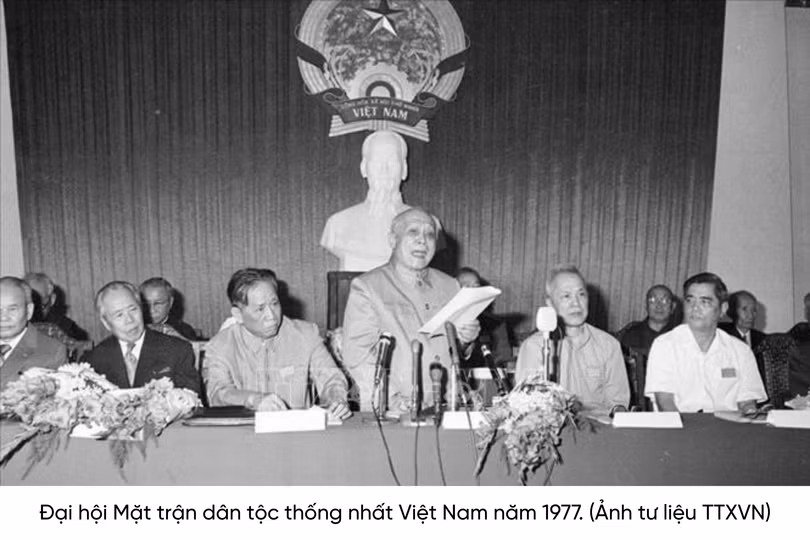 Hội nghị hợp nhất ba tổ chức chính trị để thành lập Mặt trận Tổ quốc Việt Nam năm 1977 diễn ra tại đâu?