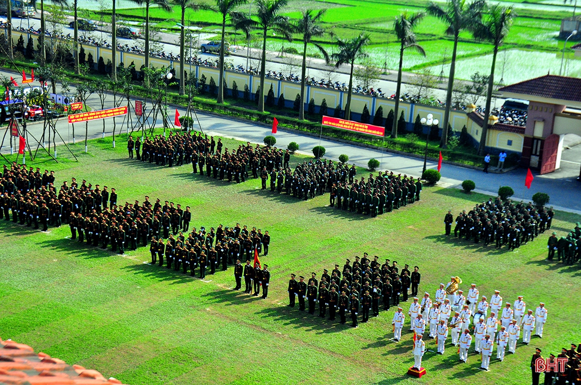 Triển lãm “Vang mãi khúc quân hành” - Sân chơi của những cựu binh đam mê nhiếp ảnh