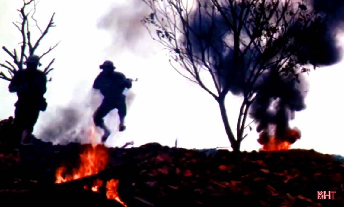 Triển lãm “Vang mãi khúc quân hành” - Sân chơi của những cựu binh đam mê nhiếp ảnh