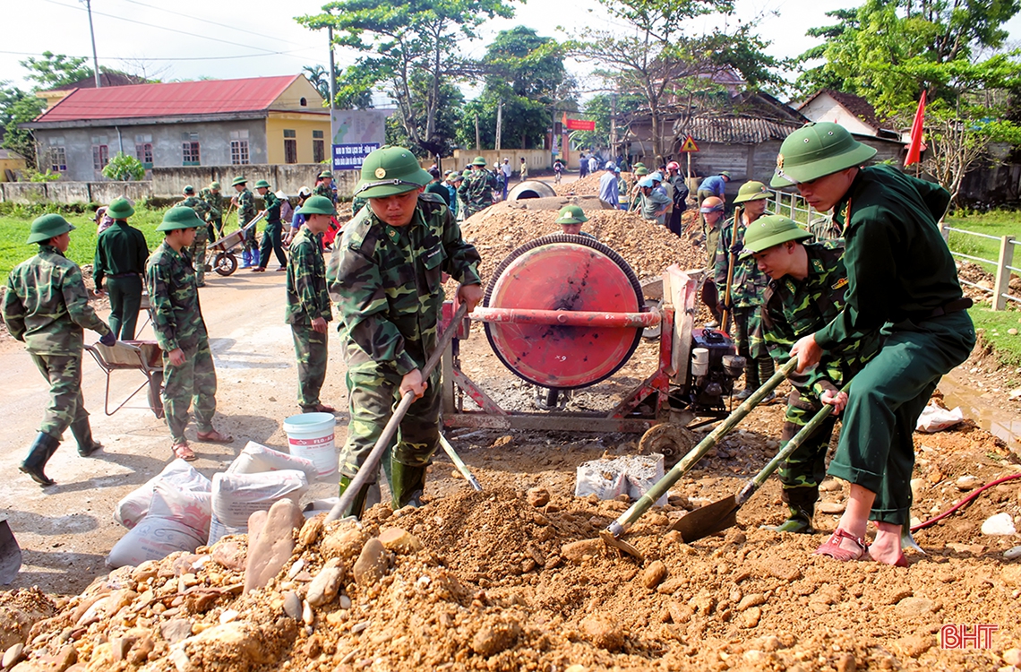 Triển lãm “Vang mãi khúc quân hành” - Sân chơi của những cựu binh đam mê nhiếp ảnh
