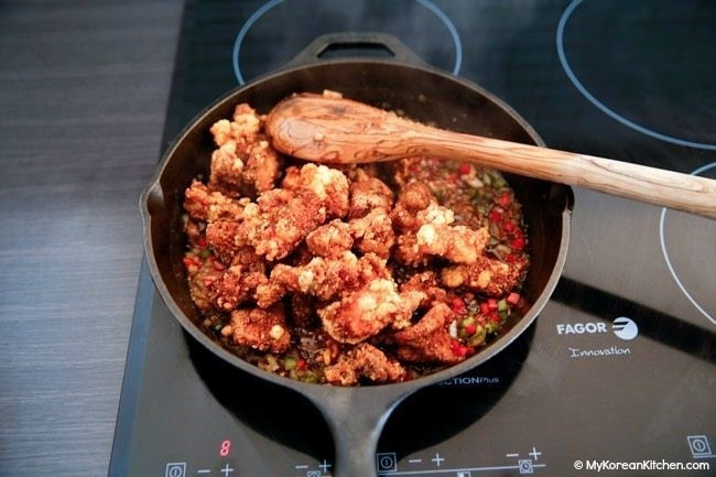 Gà rán tỏi cay ngày cuối năm, tuyệt đỉnh thơm ngon, giòn tan trong miệng