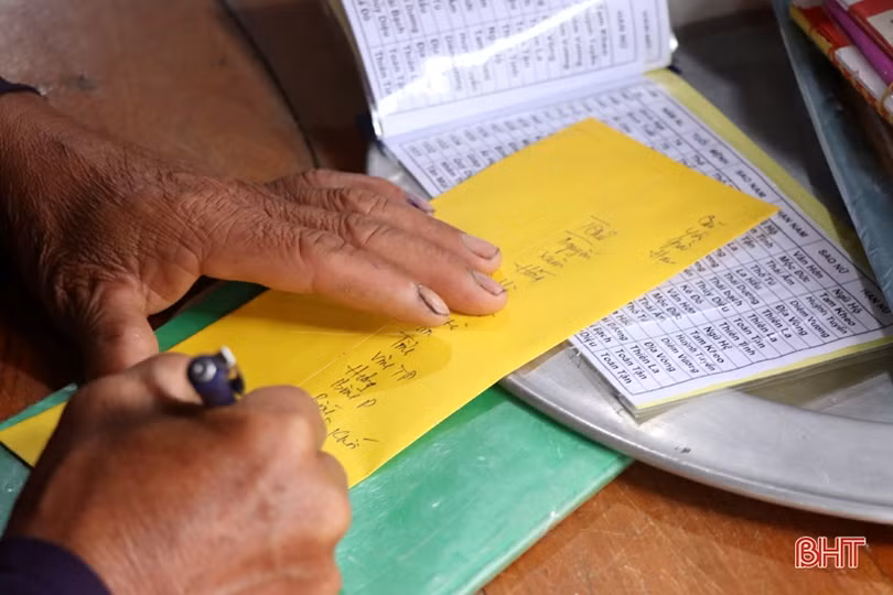 Di tích đền Bà Hải đón gần 2 vạn du khách trong 3 ngày đầu năm