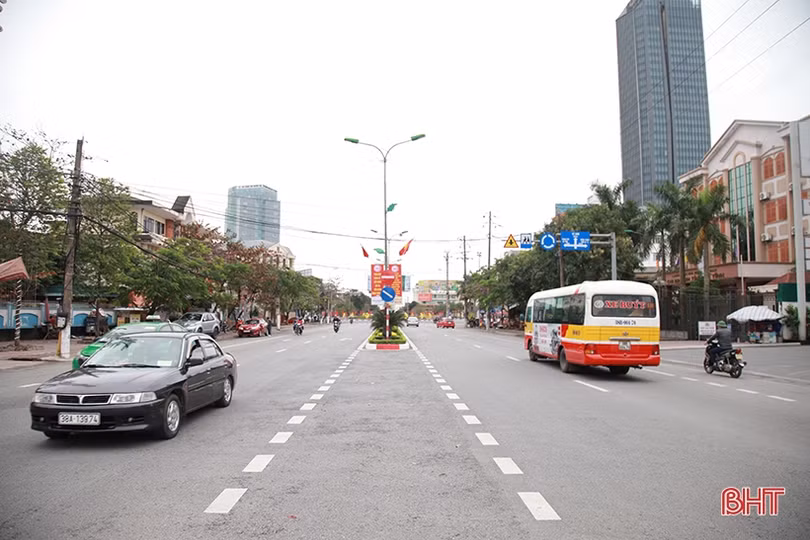 Phố, chợ Hà Tĩnh lại nhộn nhịp mua bán từ ngày mùng 2 Tết