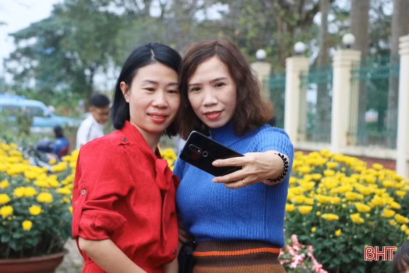 Ra phố hoa Hà Tĩnh mang Xuân về nhà