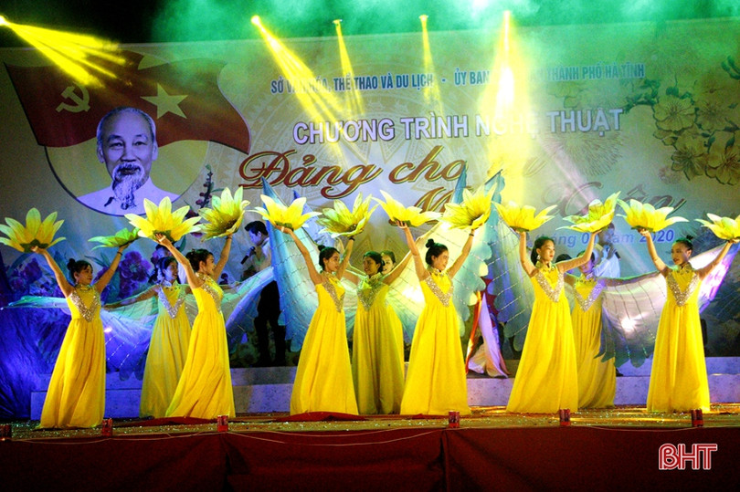 Lắng đọng chương trình nghệ thuật “Đảng cho ta mùa Xuân”