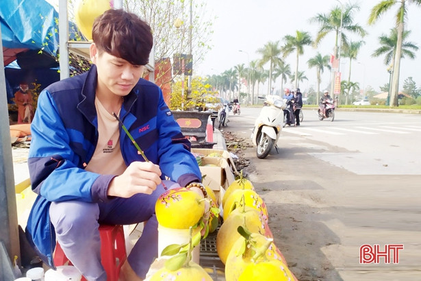 Mê mẩn bưởi hồ lô, bưởi thỏi bạc tạo hình tài - lộc của nông dân Hà Tĩnh