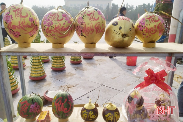 Mê mẩn bưởi hồ lô, bưởi thỏi bạc tạo hình tài - lộc của nông dân Hà Tĩnh