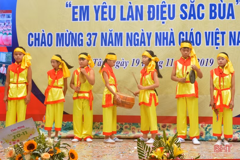 Sắc bùa náo nức đường xuân Hà Tĩnh