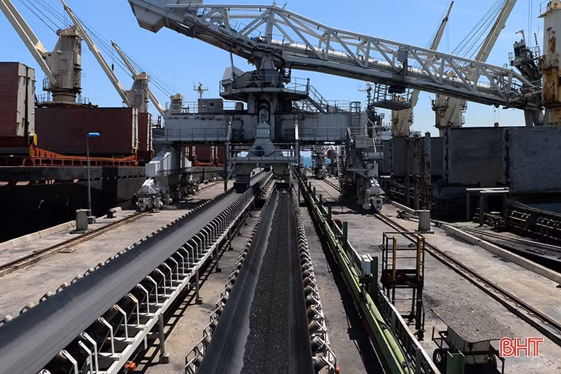 Những người đón tết ở Nhà máy Nhiệt điện Vũng Áng 1