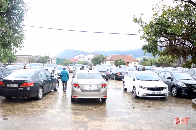 Di tích đền Bà Hải đón gần 2 vạn du khách trong 3 ngày đầu năm