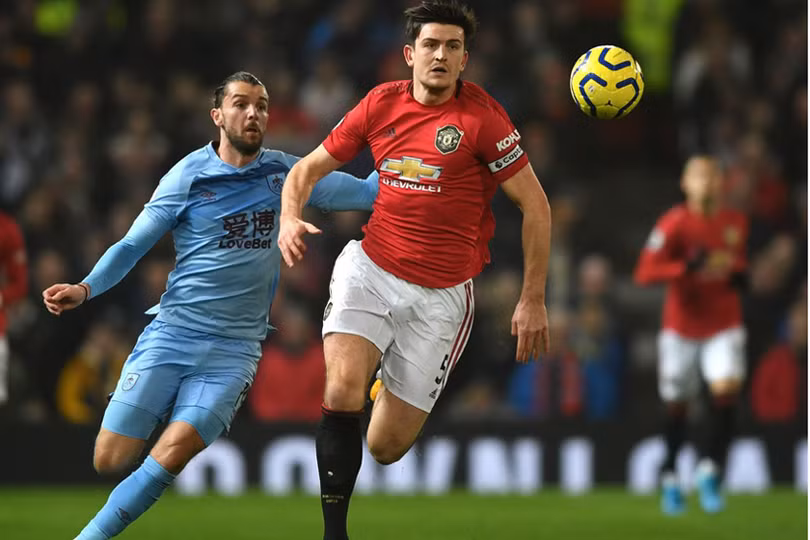 MU thất bại tủi hổ trên sân nhà, Tottenham nhọc nhằn thắng đội cuối bảng