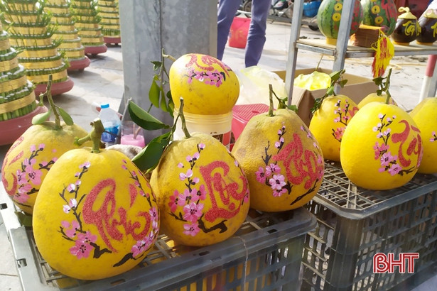 Mê mẩn bưởi hồ lô, bưởi thỏi bạc tạo hình tài - lộc của nông dân Hà Tĩnh