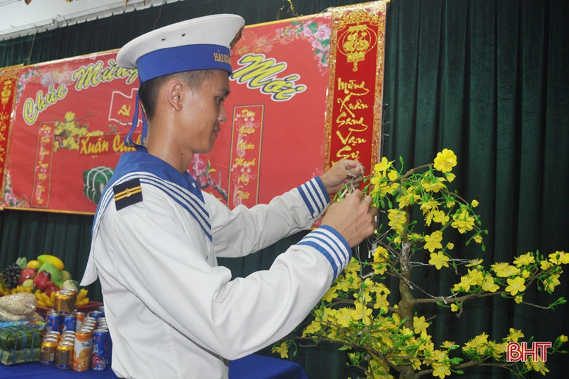 Quân, dân Trường Sa tất bật sửa soạn đón Tết Canh Tý 2020