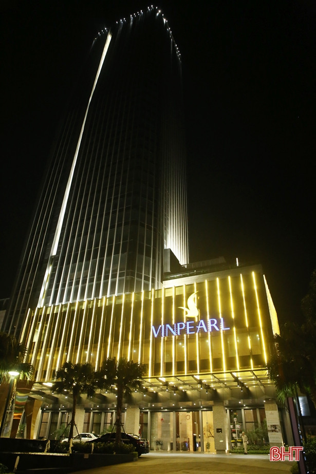 Thành Sen “lên đèn” đón Xuân Canh Tý 2020