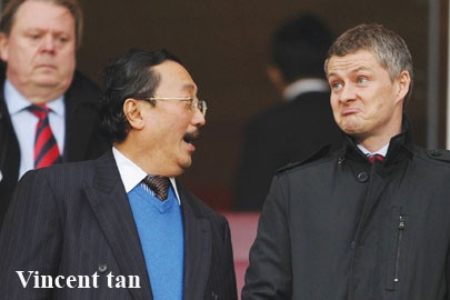 Khám phá đường dây “buôn lậu cầu thủ” của Solskjaer