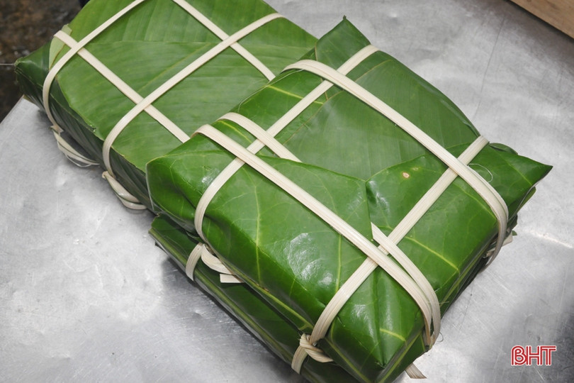 Quân dân Trường Sa mổ lợn, gói bánh chưng đón Tết Canh Tý 2020