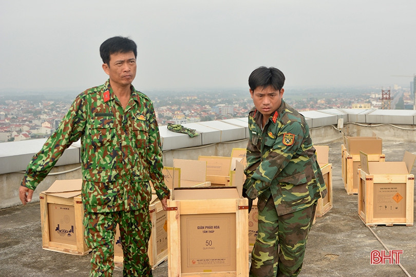 Cận cảnh “trận địa” pháo hoa ở TP. Hà Tĩnh trước giờ khai hỏa