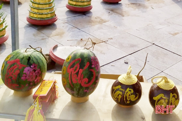 Mê mẩn bưởi hồ lô, bưởi thỏi bạc tạo hình tài - lộc của nông dân Hà Tĩnh
