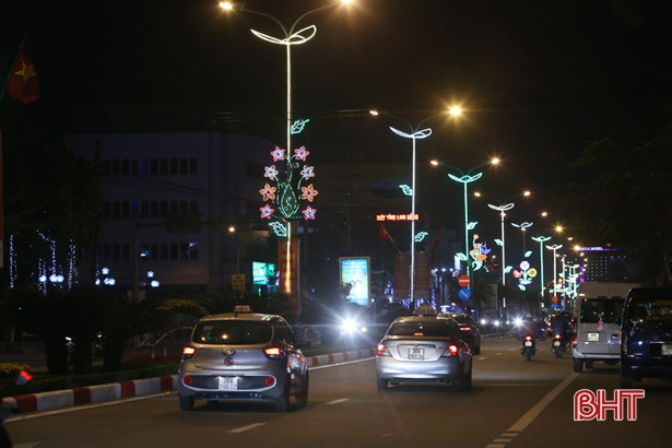 Thành Sen “lên đèn” đón Xuân Canh Tý 2020