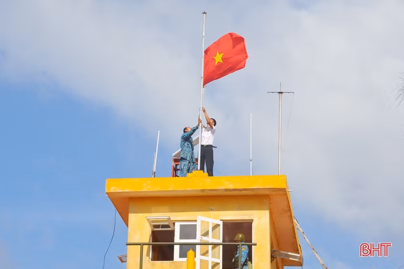 Quân, dân Trường Sa tất bật sửa soạn đón Tết Canh Tý 2020