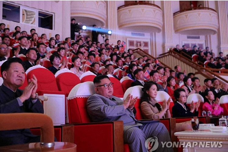 Cô của ông Kim Jong-un xuất hiện sau 6 năm