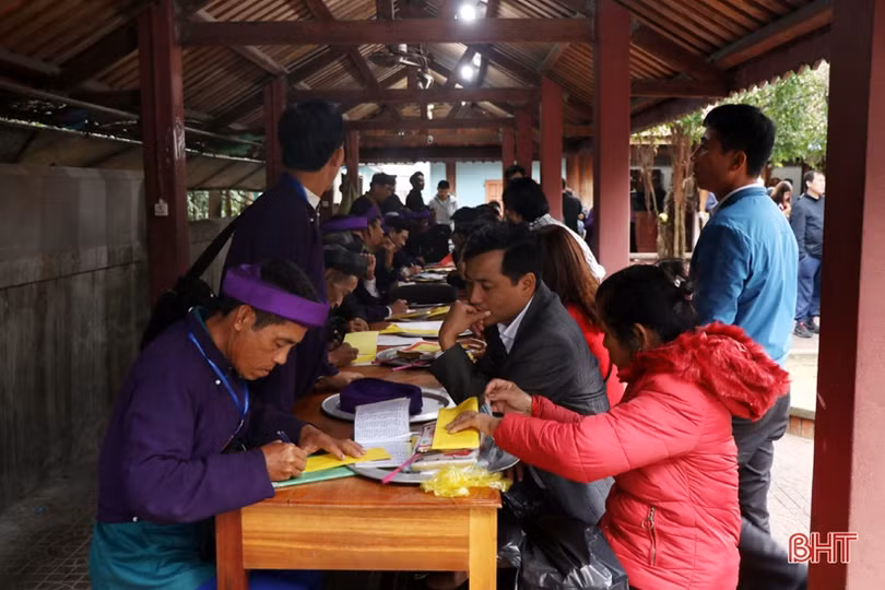 Di tích đền Bà Hải đón gần 2 vạn du khách trong 3 ngày đầu năm