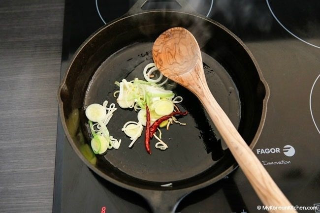 Gà rán tỏi cay ngày cuối năm, tuyệt đỉnh thơm ngon, giòn tan trong miệng