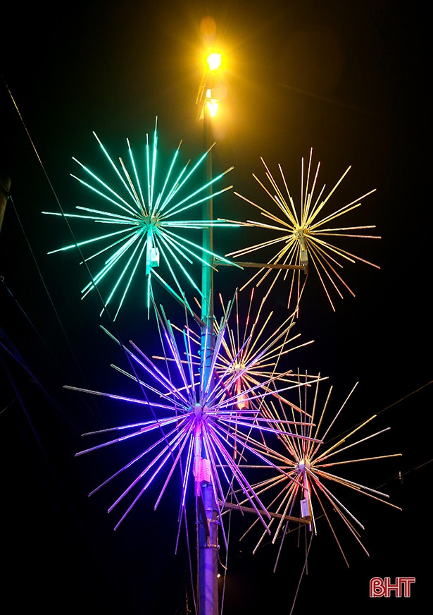 Thành Sen “lên đèn” đón Xuân Canh Tý 2020