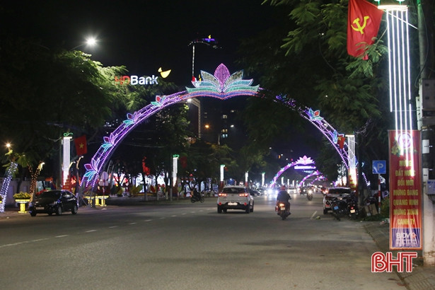 Thành Sen “lên đèn” đón Xuân Canh Tý 2020