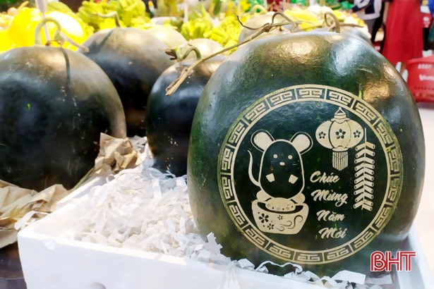 Mê mẩn bưởi hồ lô, bưởi thỏi bạc tạo hình tài - lộc của nông dân Hà Tĩnh