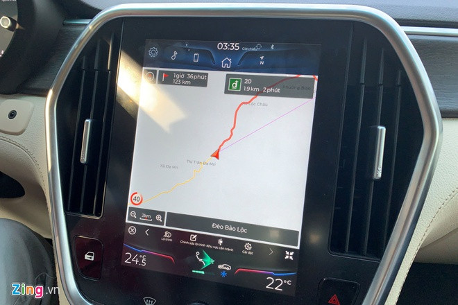 Lái xe đường dài dịp tết - từ tốn để an toàn