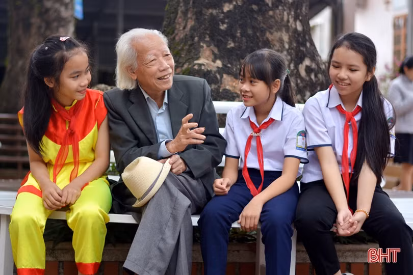 Sắc bùa náo nức đường xuân Hà Tĩnh