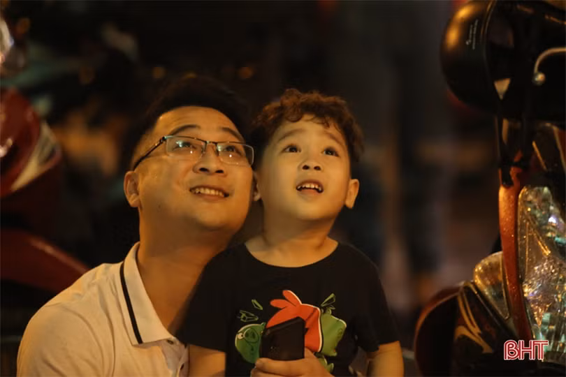 Hà Tĩnh rực rỡ pháo hoa “Mừng Đảng, mừng xuân Canh Tý”