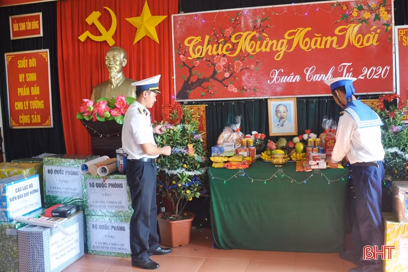 Quân, dân Trường Sa tất bật sửa soạn đón Tết Canh Tý 2020