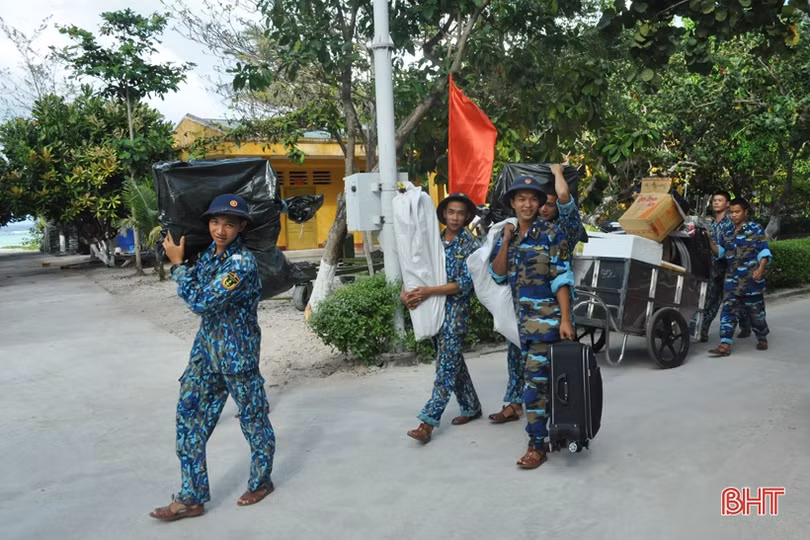 Quân, dân Trường Sa tất bật sửa soạn đón Tết Canh Tý 2020