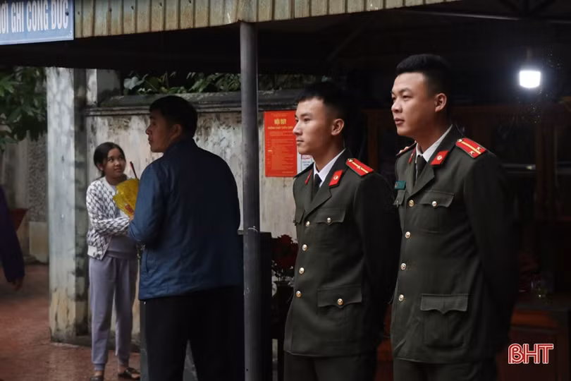 Di tích đền Bà Hải đón gần 2 vạn du khách trong 3 ngày đầu năm