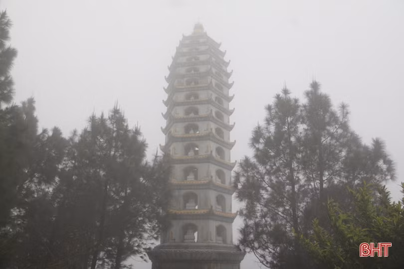 Chùa Hương - Hà Tĩnh tấp nập du khách ngày đầu năm mới