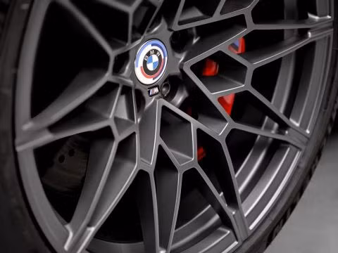 BMW M3 2023 bản đặc biệt kỷ niệm 50 năm ra mắt, giá từ 96.695 USD