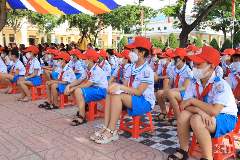 Hơn 96 triệu đồng hỗ trợ học sinh nghèo, hộ dân gặp hoàn cảnh khó khăn ở Nghi Xuân
