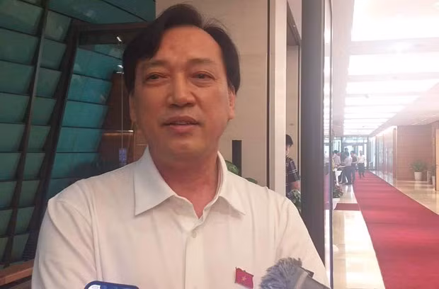 Đại biểu Quốc hội: “Không thể vì lợi nhuận của ai đó mà tăng giá SGK”
