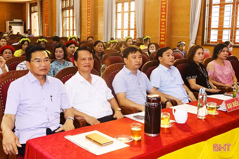 15 CLB thi tài Liên hoan Dân ca ví, giặm Nghệ Tĩnh - hát ru huyện Đức Thọ