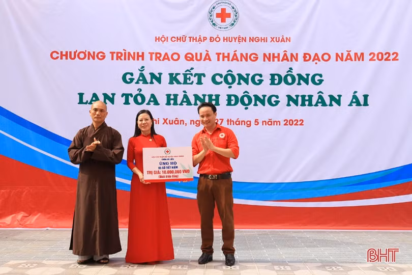Hơn 96 triệu đồng hỗ trợ học sinh nghèo, hộ dân gặp hoàn cảnh khó khăn ở Nghi Xuân