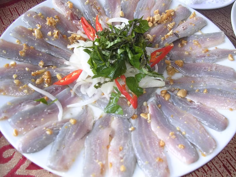 Bộ Y tế chỉ ra 4 triệu chứng của bệnh sán lá gan nhỏ do thói quen ăn gỏi cá
