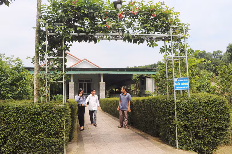 Chi hội trưởng nông dân miền núi say mê việc hội, làm kinh tế giỏi