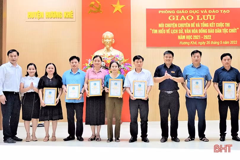 Trao thưởng Cuộc thi “Tìm hiểu về lịch sử, văn hóa đồng bào dân tộc Chứt” 