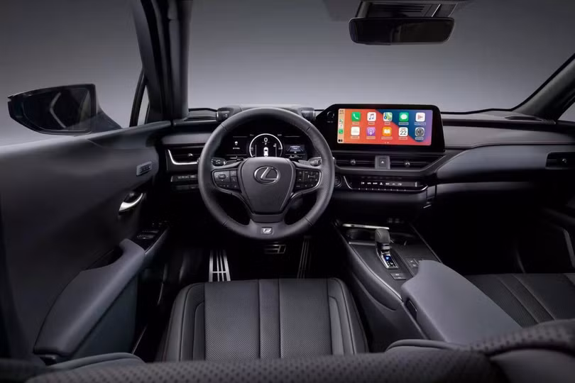 Lexus UX 2025: Mạnh mẽ hơn, tăng giá bán