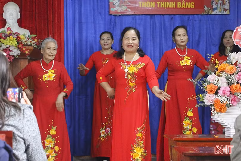 Mừng thọ đầu năm trang trọng, ấm cúng