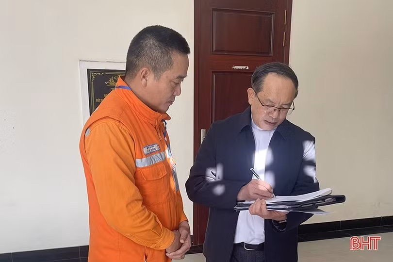 Đảm bảo an toàn điện khi trang trí công trình mừng giáng sinh, năm mới