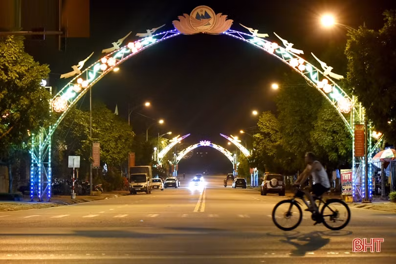 Đô thị phía Bắc Hà Tĩnh rực rỡ sắc màu ánh sáng