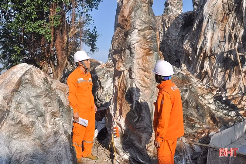 Đảm bảo an toàn điện khi trang trí công trình mừng giáng sinh, năm mới